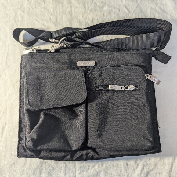 Baggallini Black Crossbody Bag - Picture 7 of 8